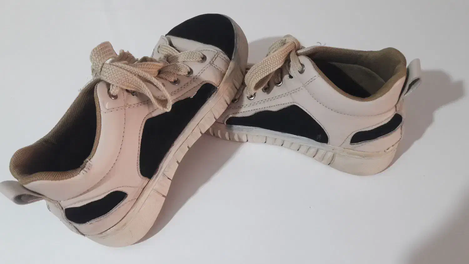 کتونی ۴۰۰|کیف، کفش، کمربند|گرمدره, |دیوار