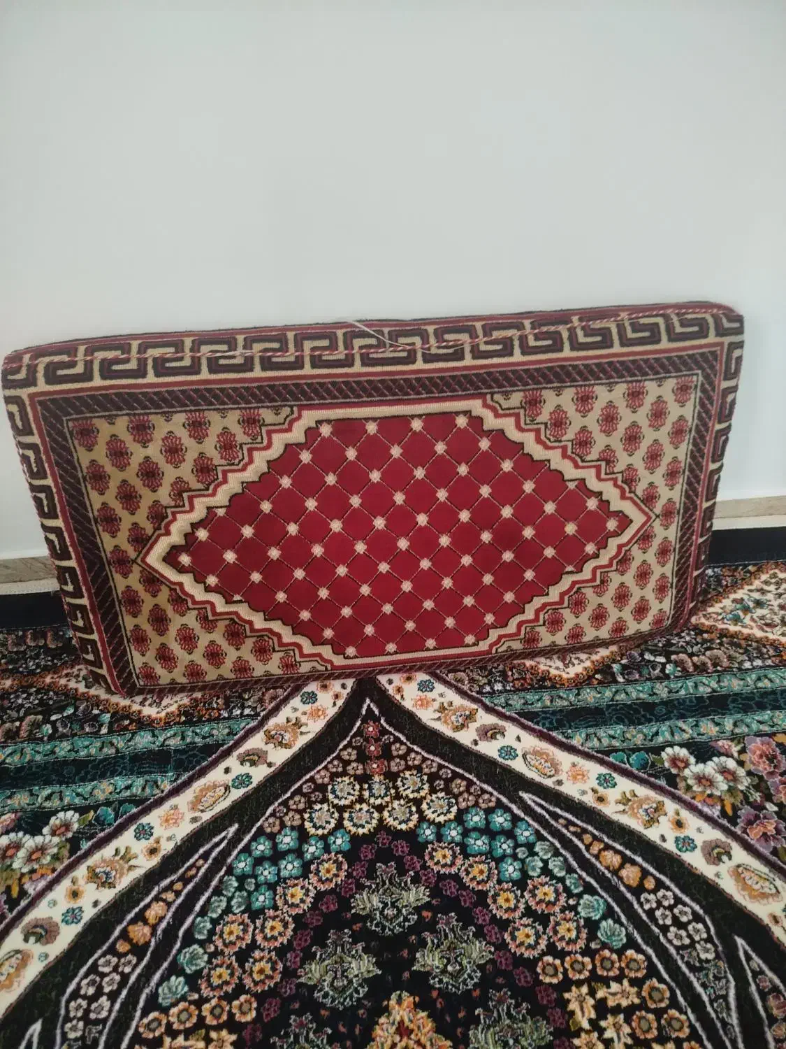 لوازم منزل|پشتی|قروه, |دیوار