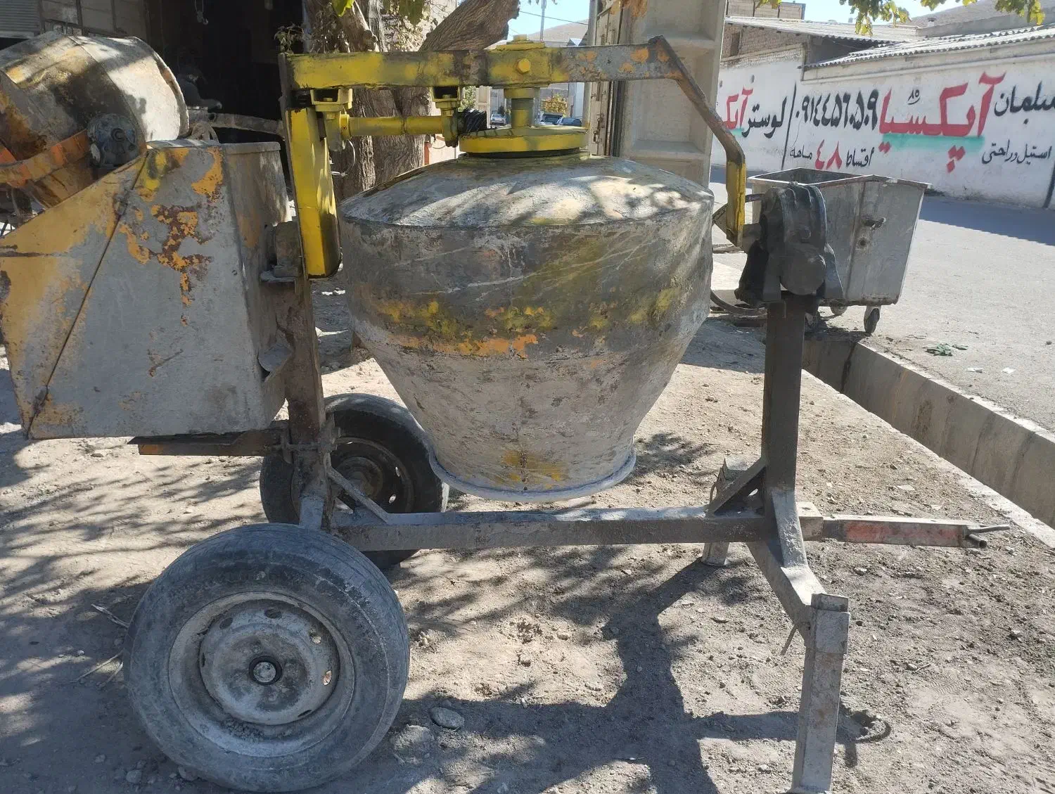 بتونیر دنده زیر|ماشین‌آلات صنعتی|خسروشاه, |دیوار