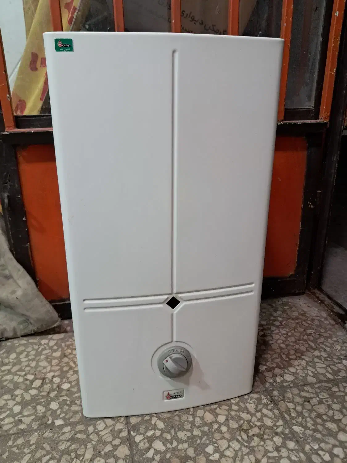 بوتان ۳۲۱۵ بشرط سالم سرویس شده|آبگرمکن، پکیج، شوفاژ|قم, مجیدیه|دیوار