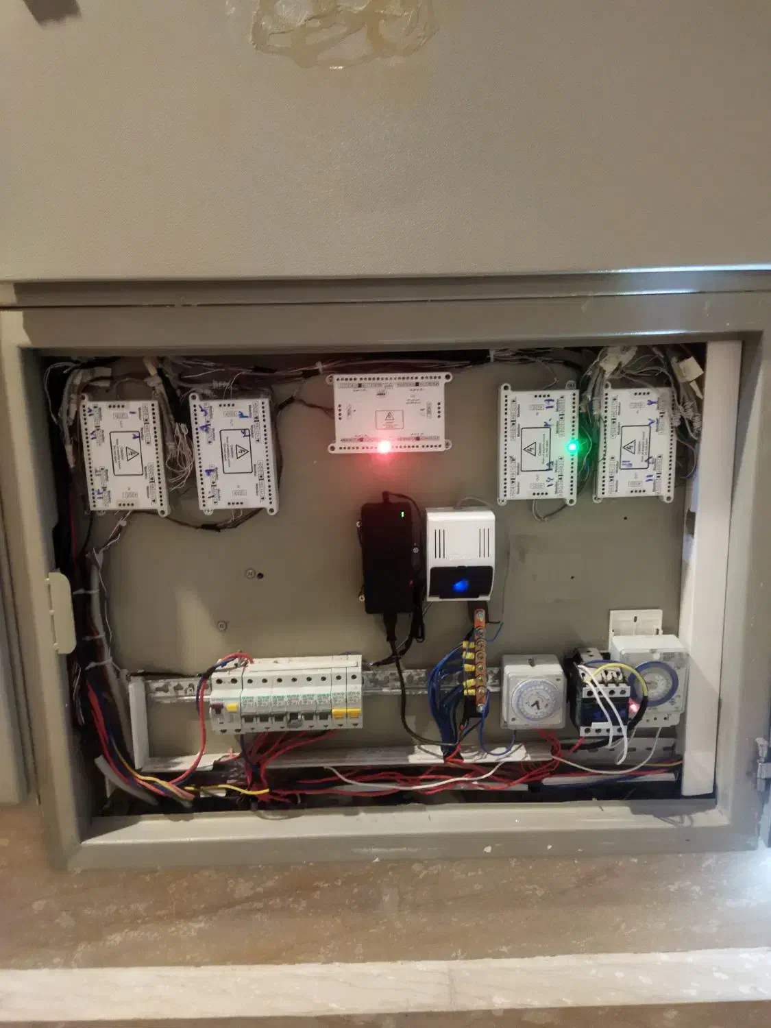 تعمیرات جک پارکینگی و آیفون تصویری|خدمات پیشه و مهارت|کرج, عظیمیه|دیوار