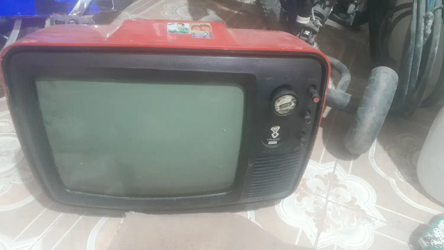 تلوزیون قدیمی|تلویزیون و پروژکتور|اردبیل, |دیوار