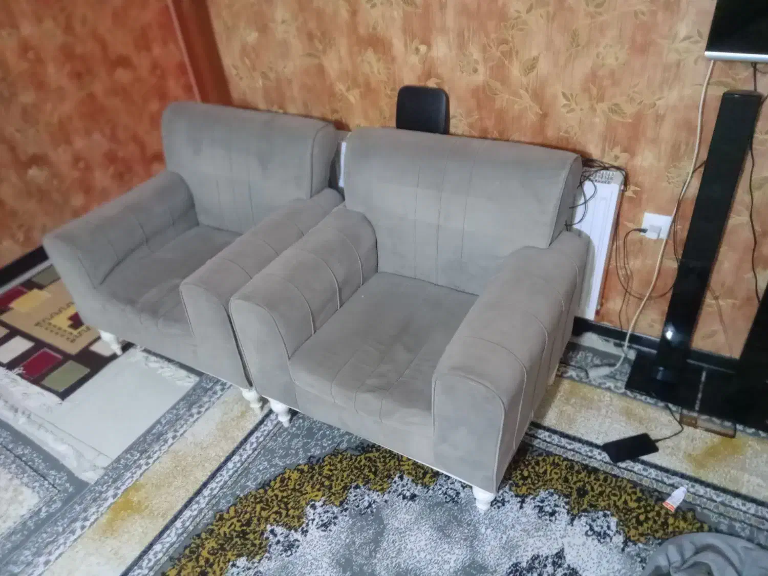 دوتا مبل یه نفر تمیز|مبلمان خانگی و میز عسلی|پرند, فاز ۵|دیوار