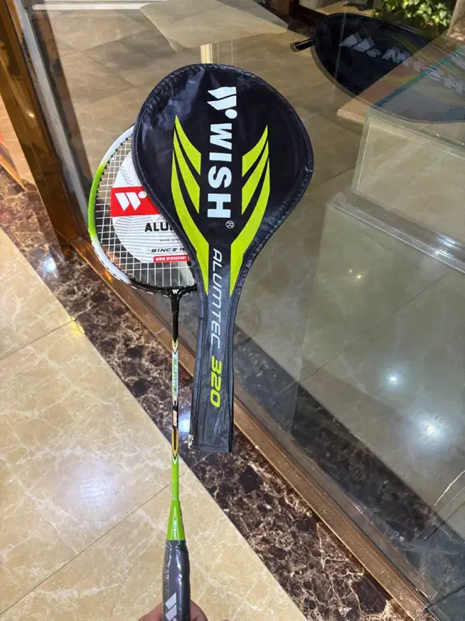 راکت بدمینتون ویش ۳۲۰|ورزش‌های توپی|تهران, نیروی هوایی (پیروزی)|دیوار