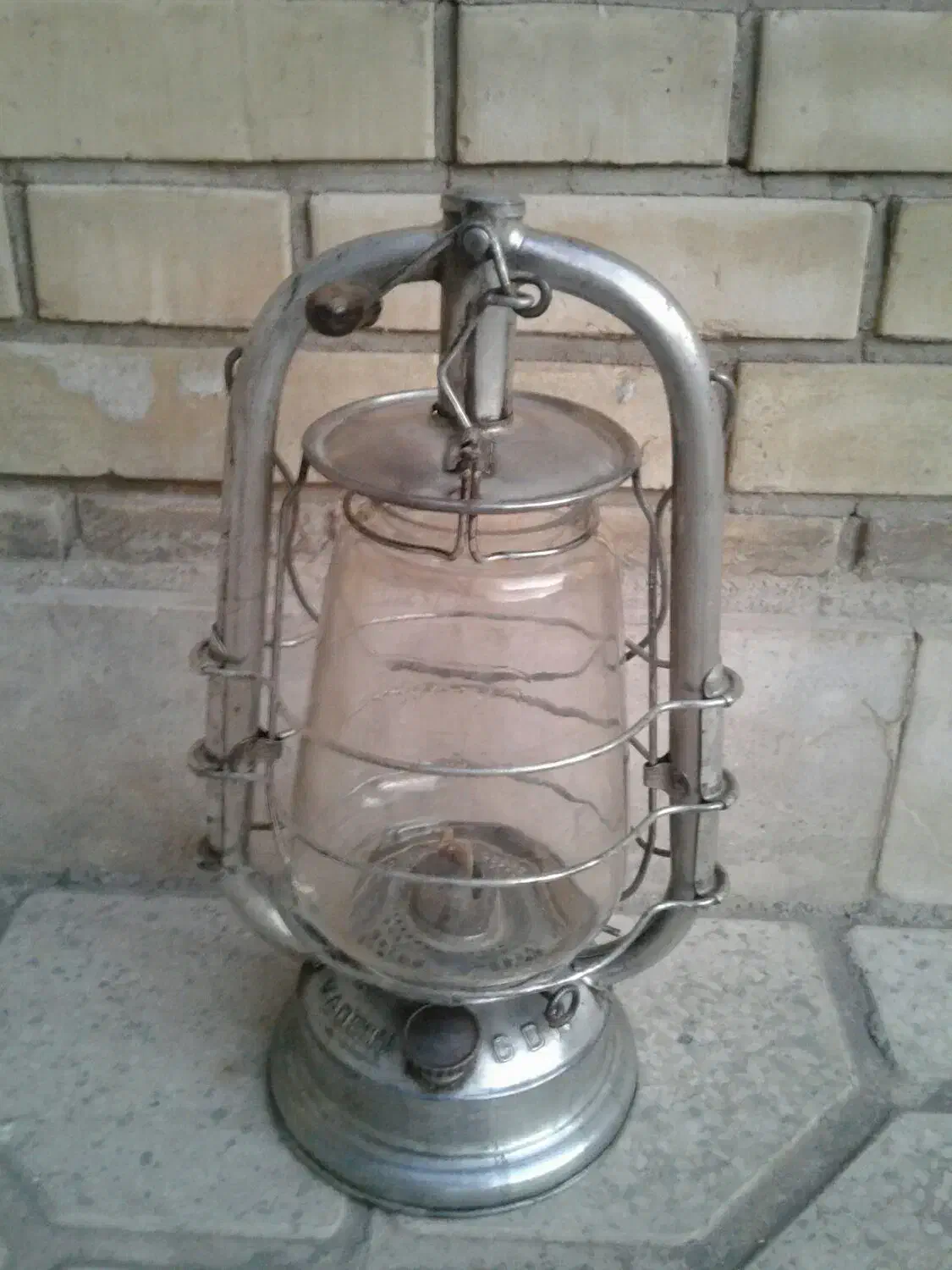 فانوس هندلی المانی|کلکسیون اشیاء عتیقه|شیراز, لاله|دیوار