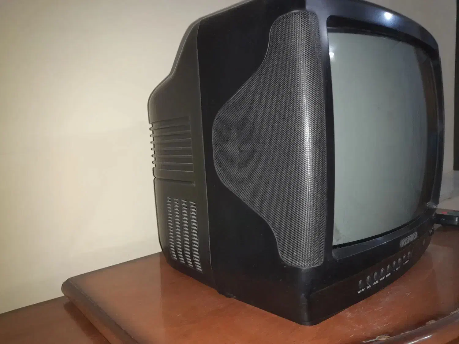 تلویزیون ۱۴ اینج|تلویزیون و پروژکتور|بروجن, |دیوار