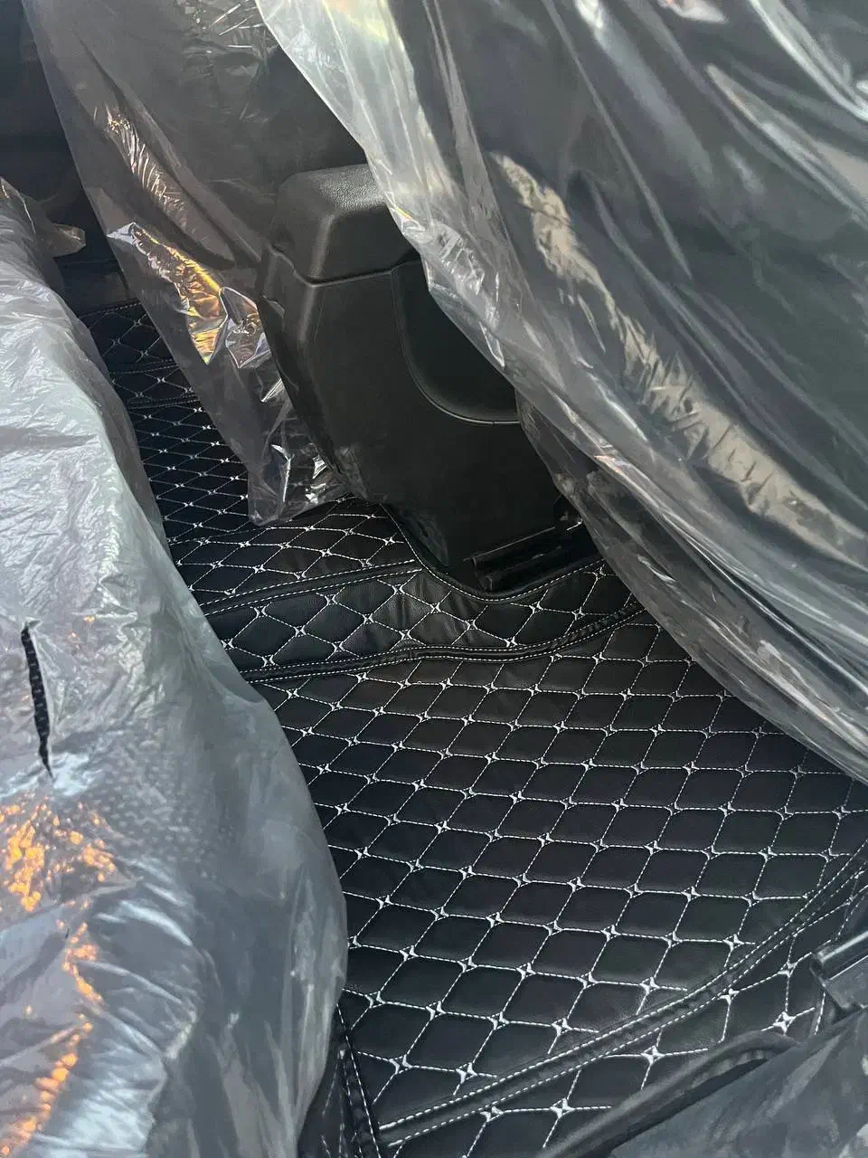 شیشه دودی و روکش صندلی از۷۵۰|خدمات موتور و ماشین|شیراز, شهرک سراج|دیوار