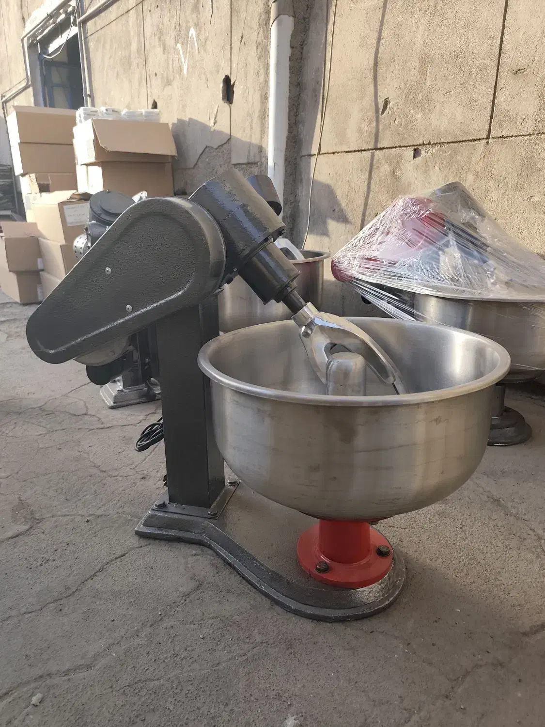 دستگاه خمیرگیر 8 کیلویی سنگین خمیر گیر همزن|کافیشاپ و رستوران|تهران, علیآباد|دیوار