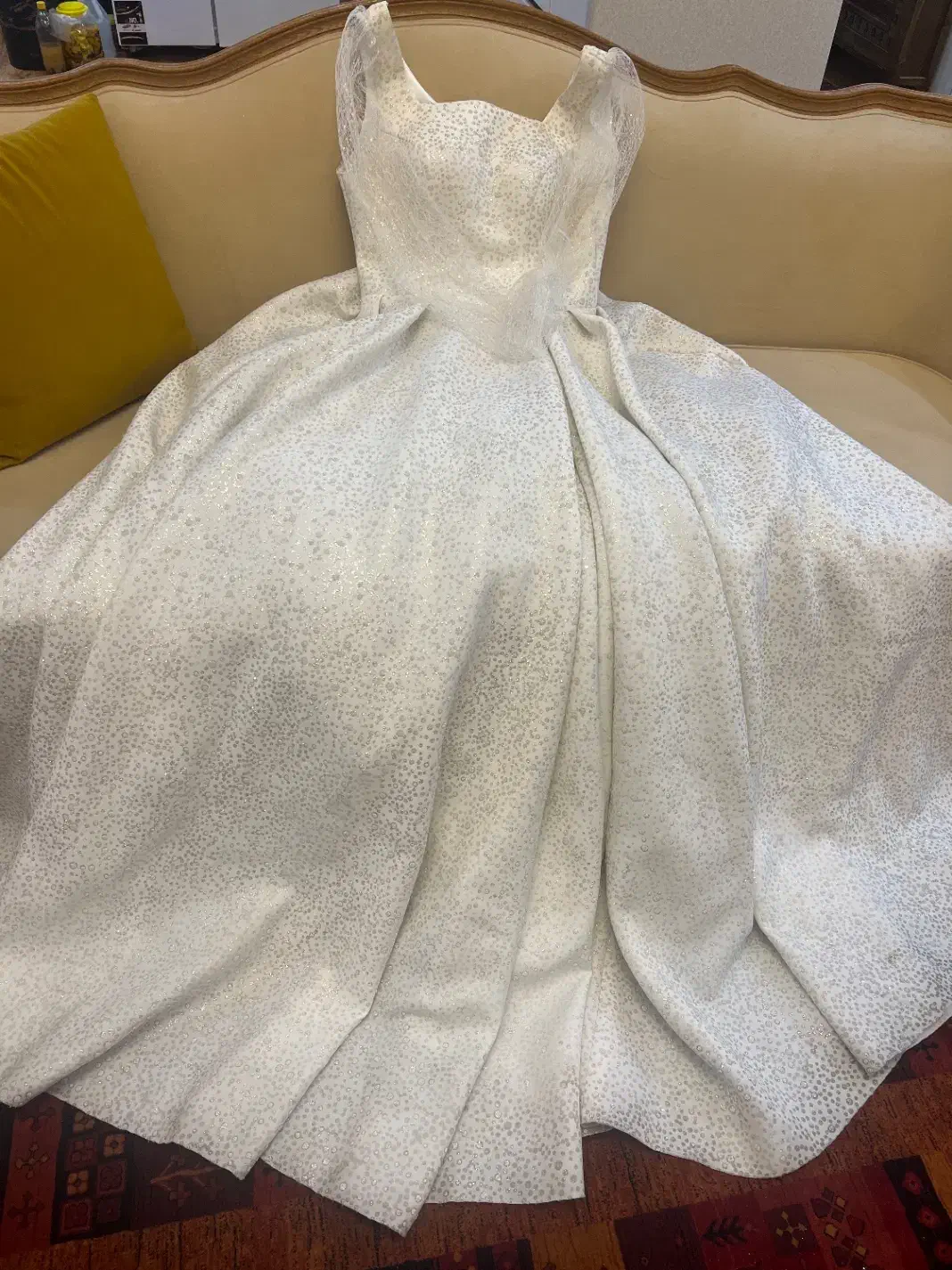 لباس عروس|لباس|مشکیندشت, |دیوار