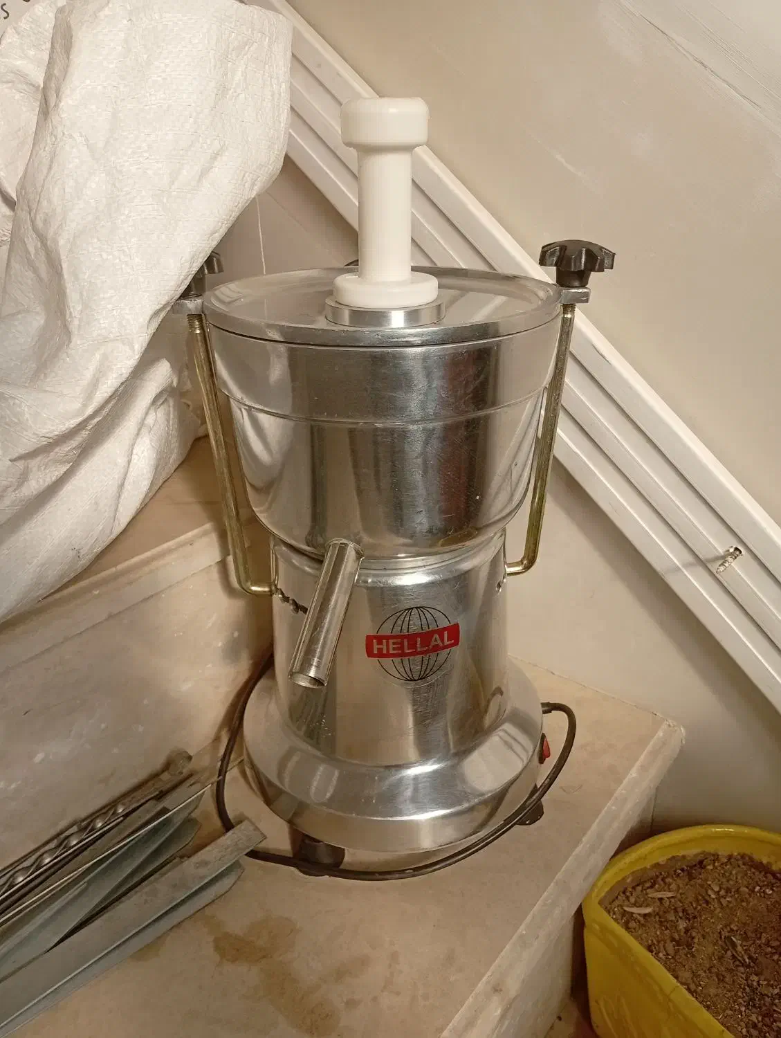 آبمیوه گیر صنعتی هلال|آبمیوه‌گیر و آب‌مرکبات‌گیر|ارومیه, |دیوار