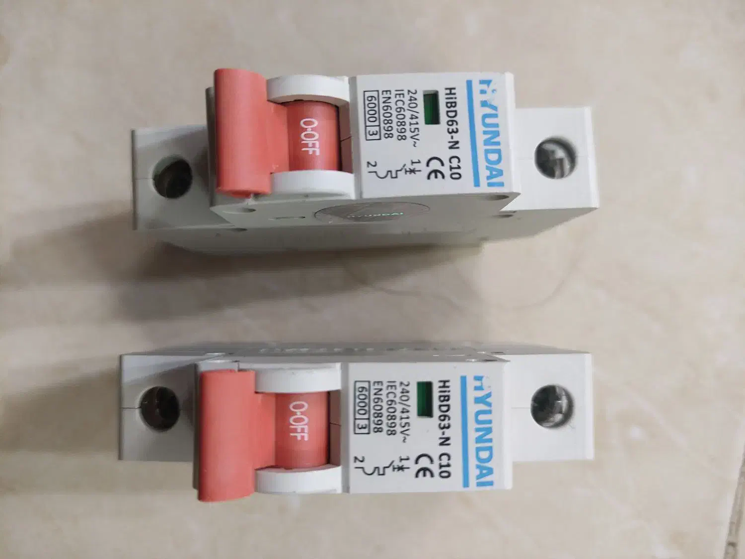 دوعددفیوز 10 نوو استفاده نشده|سایر لوازم برقی|بیرجند, |دیوار