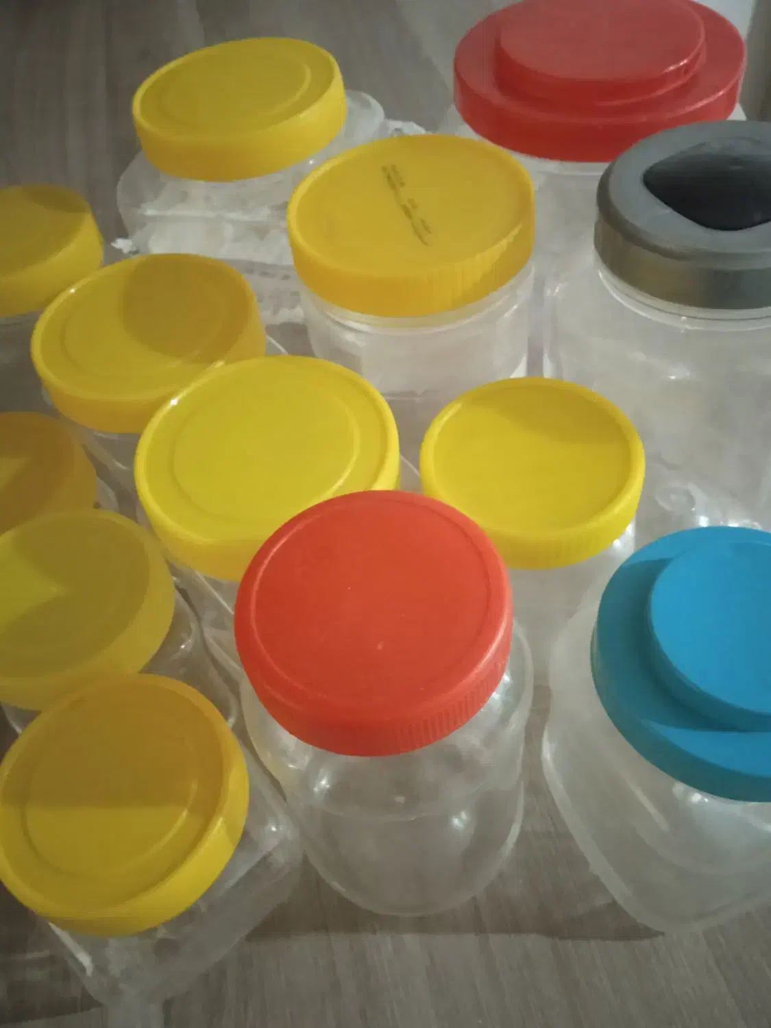 ظروف نگهدارنده پلاستیکی|ظروف نگهدارنده، پلاستیکی، یک‌بارمصرف|ابهر, |دیوار