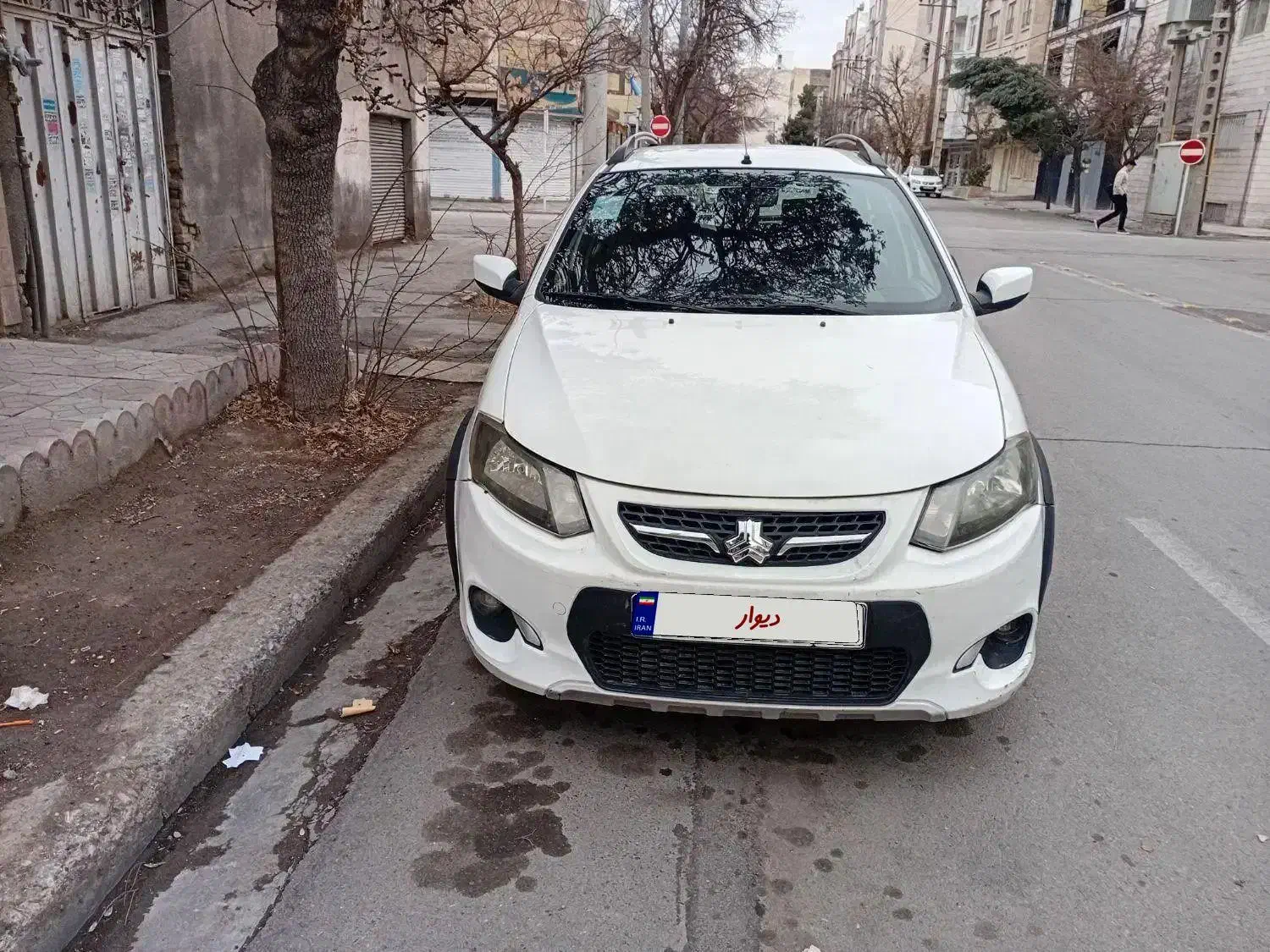 کوئیک ۹۸ کارمندی بی رنگ|خودرو سواری و وانت|مشهد, کوشش|دیوار