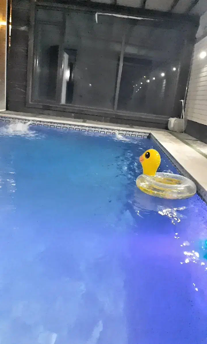 ویلا اجاره روزانه، استخر چهار فصل آبگرم سرپوشیده|اجارهٔ کوتاهمدت ویلا و باغ|هشتگرد, تهران دشت|دیوار