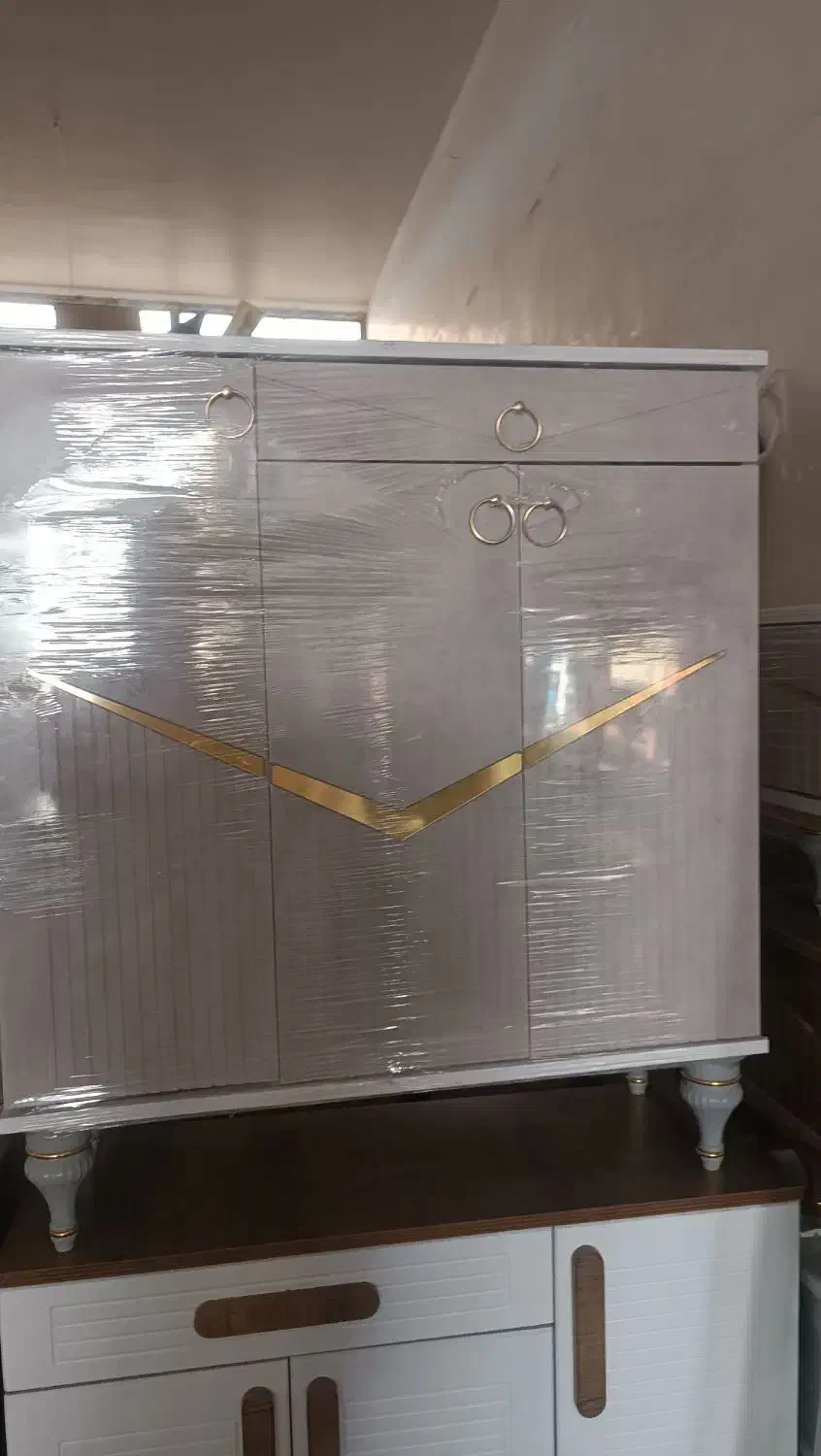 جاکفشی|جاکفشی، کمد، دراور|سامن, |دیوار