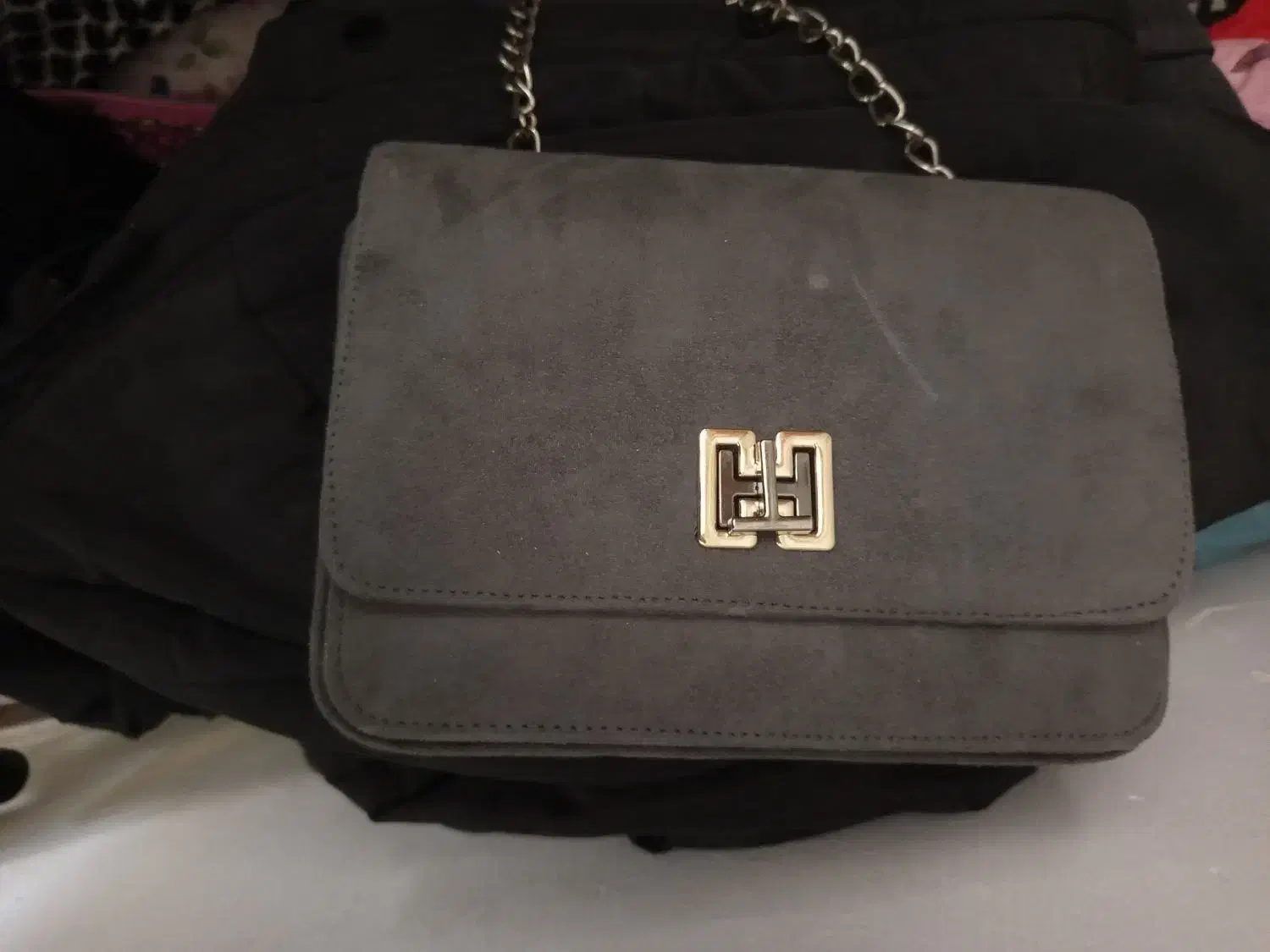 سه گونی لباس یکجا|لباس|سهند, |دیوار