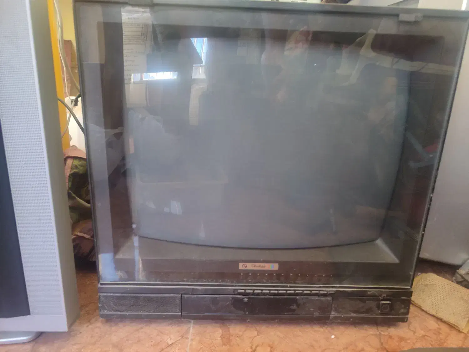 تلویزیون|تلویزیون و پروژکتور|زبرخان, |دیوار