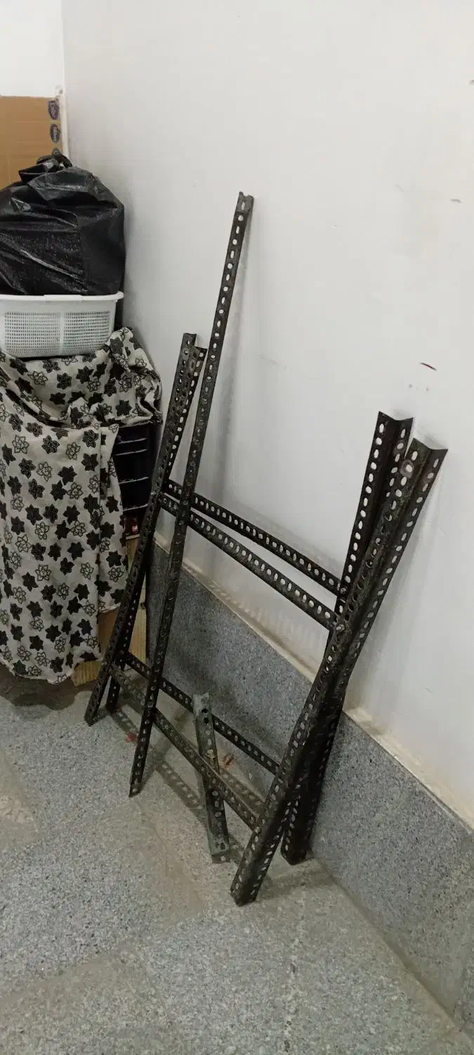 پایه قفسه فلزی|کتابخانه، شلف، قفسه‌های دیواری|مشهد, حسین‌آباد|دیوار