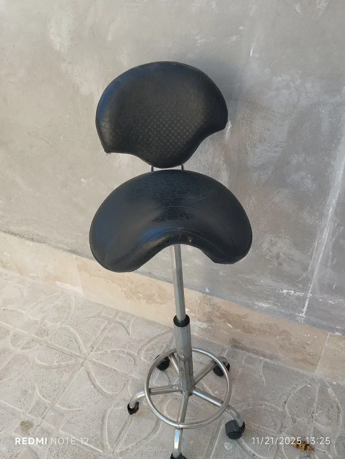 صندلی|صندلی و نیمکت|تربت جام, بیست متری منبع آب|دیوار