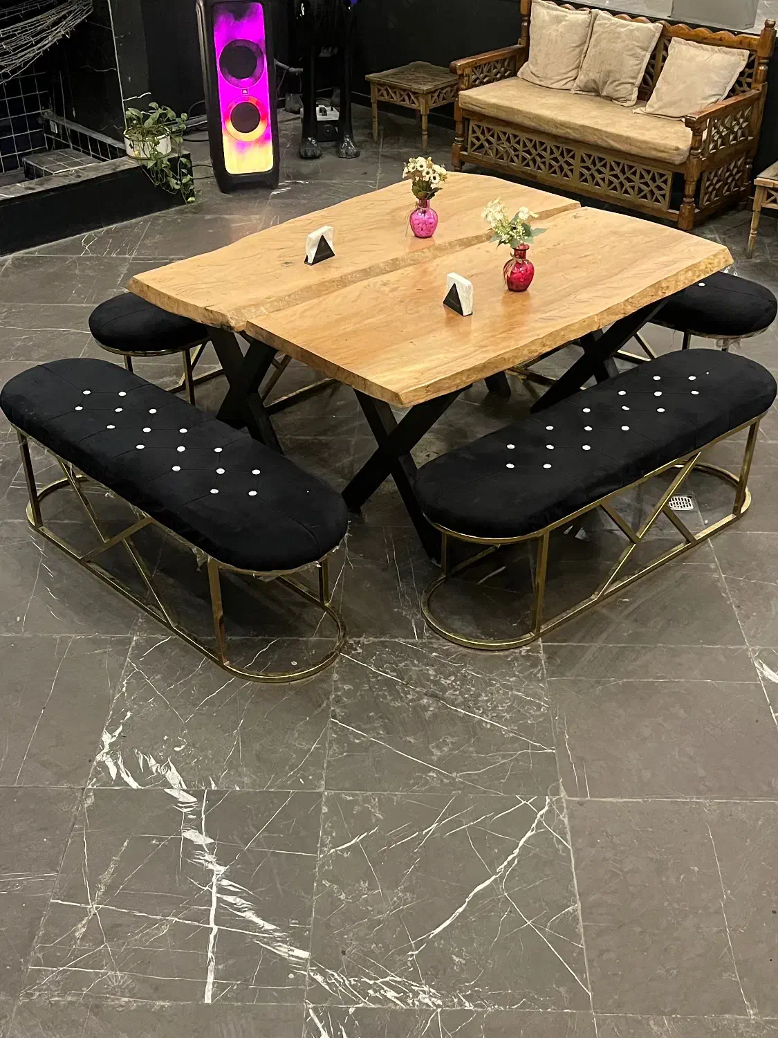 تخت چوبی|مبلمان خانگی و میز عسلی|تهران, صد دستگاه|دیوار