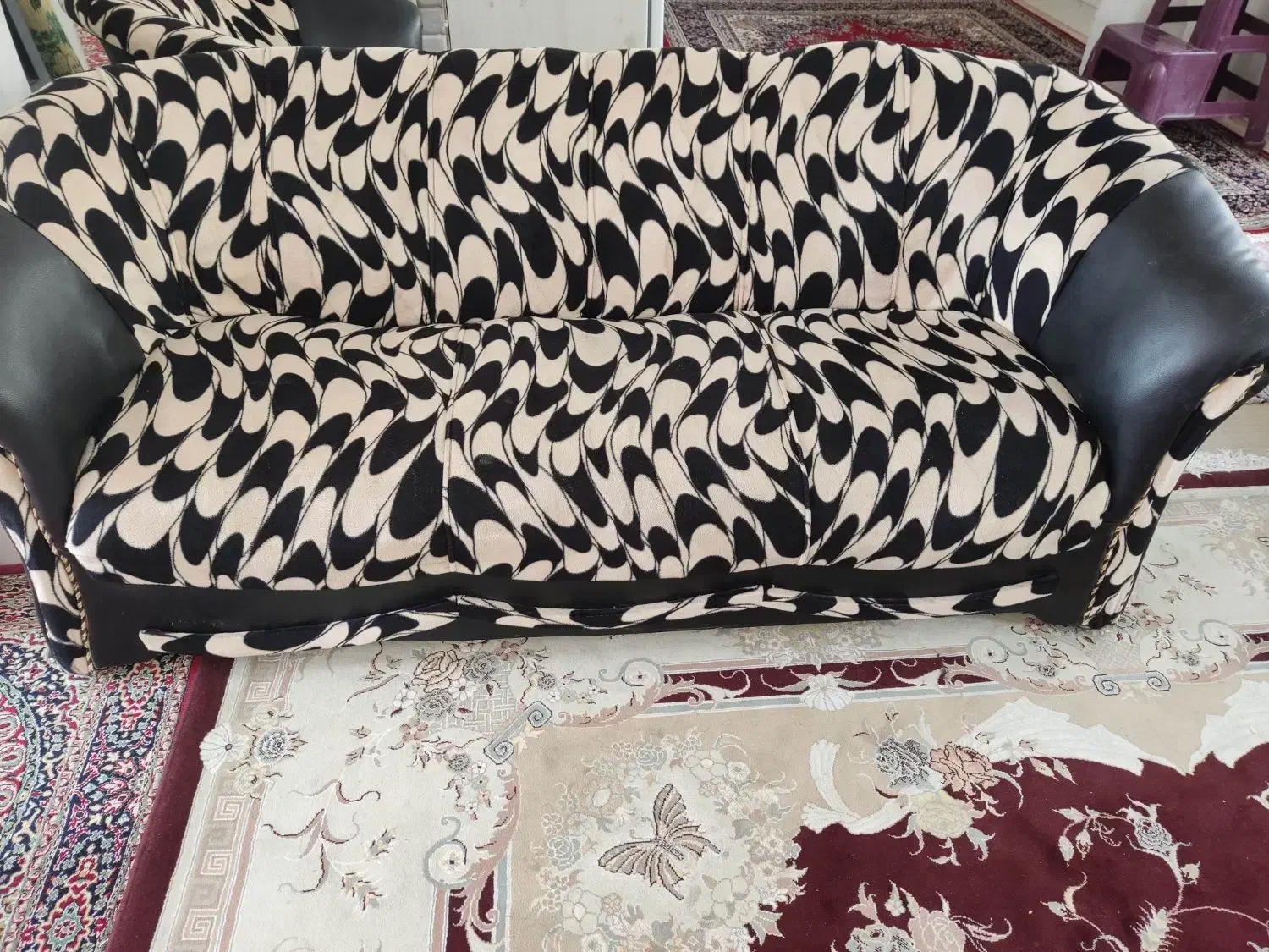 مبل سفید پنج نفره ومبل کرم قهوه‌ای هفت نفره|مبلمان خانگی و میز عسلی|زاویه, |دیوار