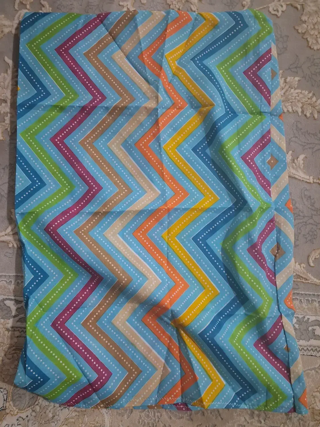 رو متکا|رختخواب، بالش، پتو|ایذه, |دیوار