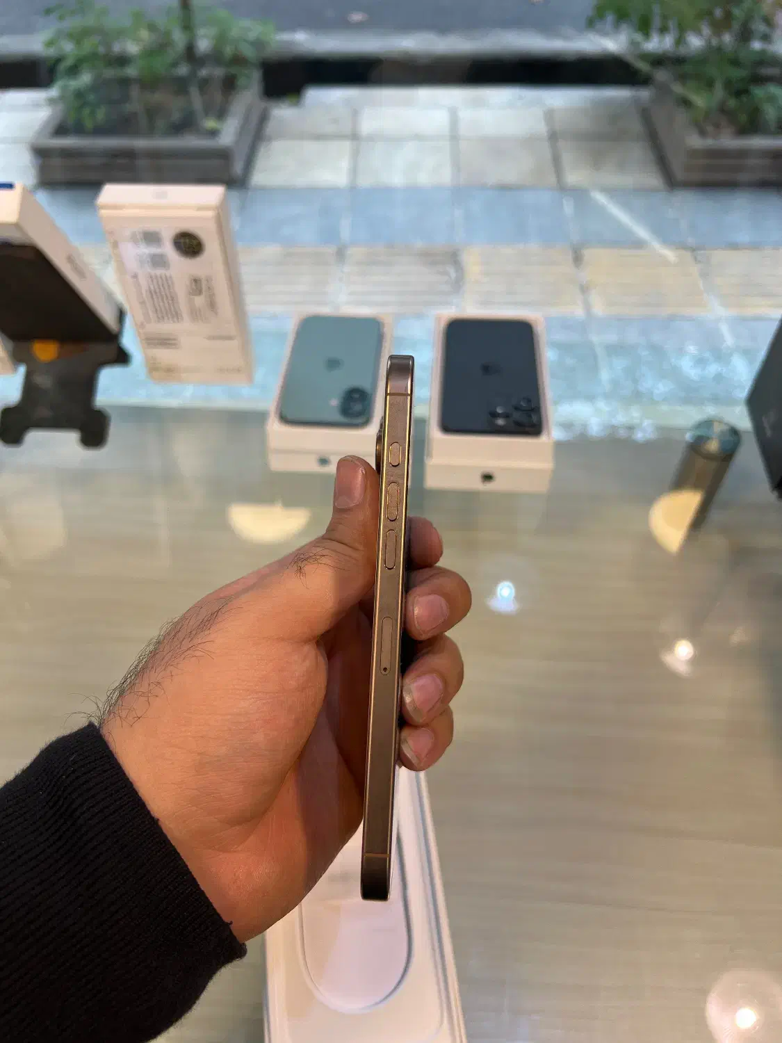 ایفون ۱۶ پرومکس رنگ جذاب desert titanium|موبایل|ساری, |دیوار