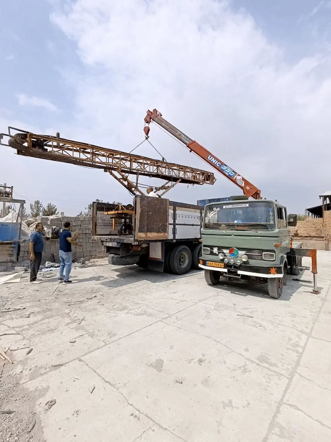 خدمات جرثقیل 3تن ،باسبدنفربردرارتفاع|خدمات حمل و نقل|فولادشهر, C4|دیوار