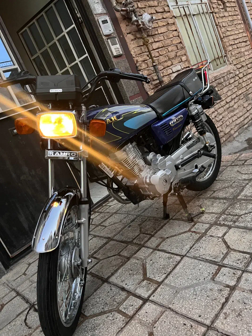 رهرو ۴۰۳|موتورسیکلت|بومهن, |دیوار