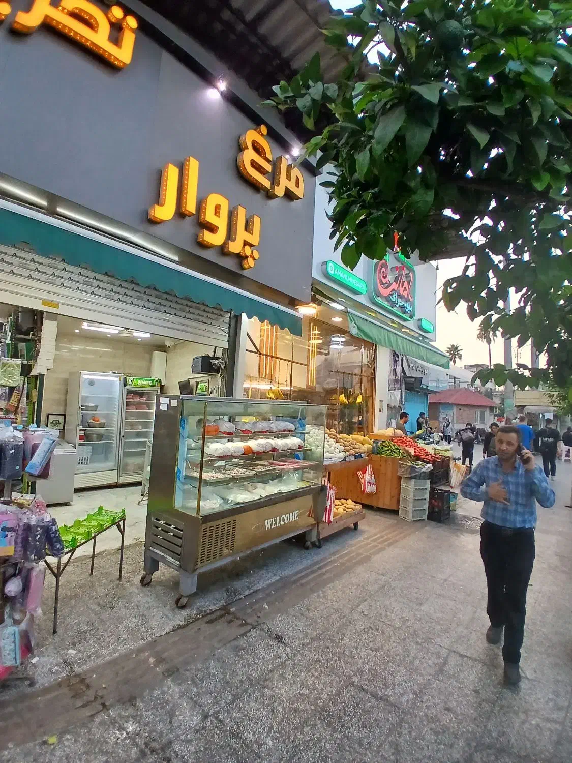 کارگر برای مرغ فروشی|استخدام خدمات فروشگاه و رستوران|بابل, |دیوار