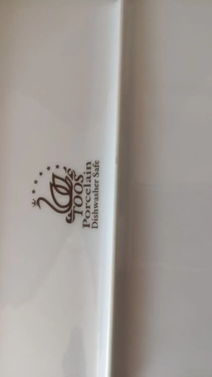 چینی توس ۱۸نفره 10تومن تخفیفم داده میشه|ظروف سرو و پذیرایی|ازنا, |دیوار