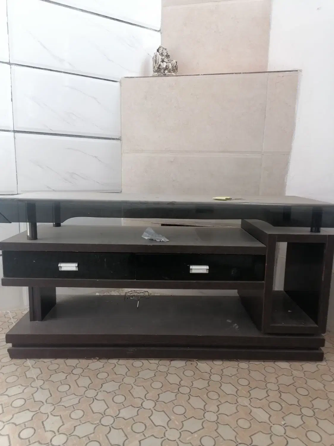 زیر تلویزیون|میز تلویزیون|شیراز, ماه فیروزان|دیوار