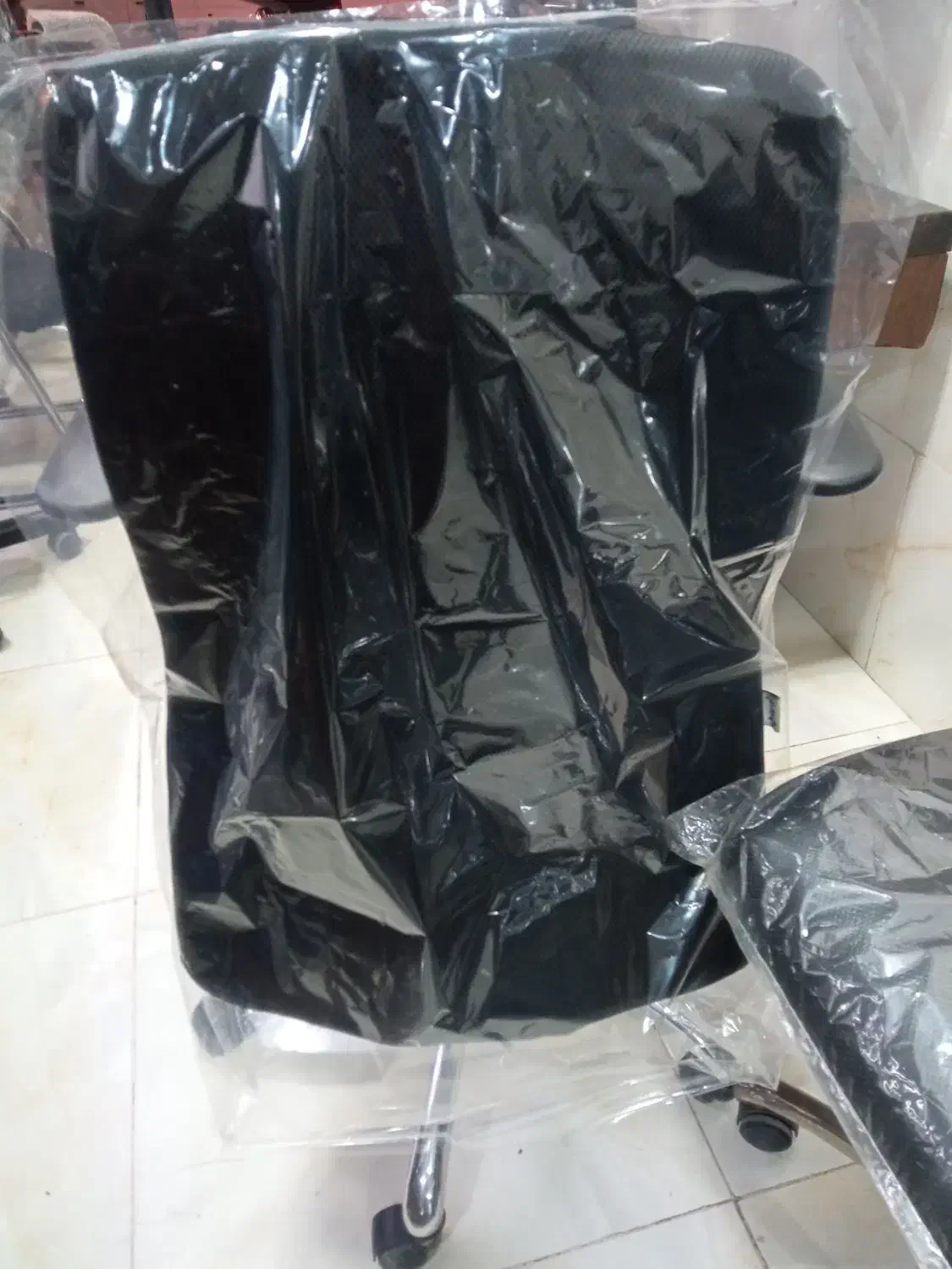 صندلی دو‌ اهرمه مارک لیو در حد نو|صندلی و نیمکت|قم, کلهری|دیوار