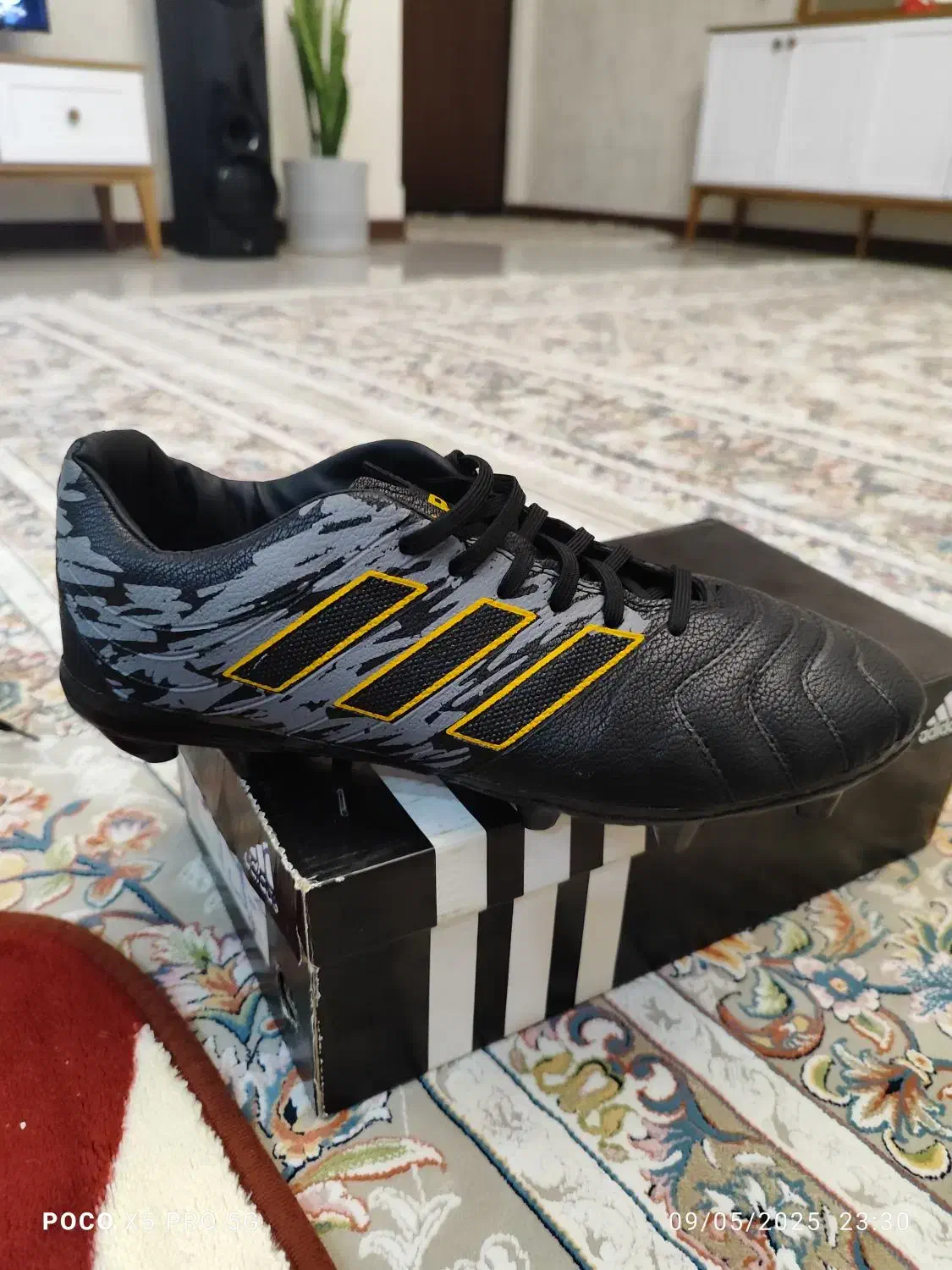 کفش فوتبال|کیف، کفش، کمربند|کهریزک, |دیوار