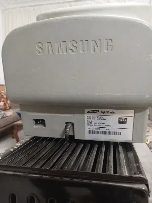 مانیتور|قطعات و لوازم جانبی رایانه|اصفهان, برازنده|دیوار