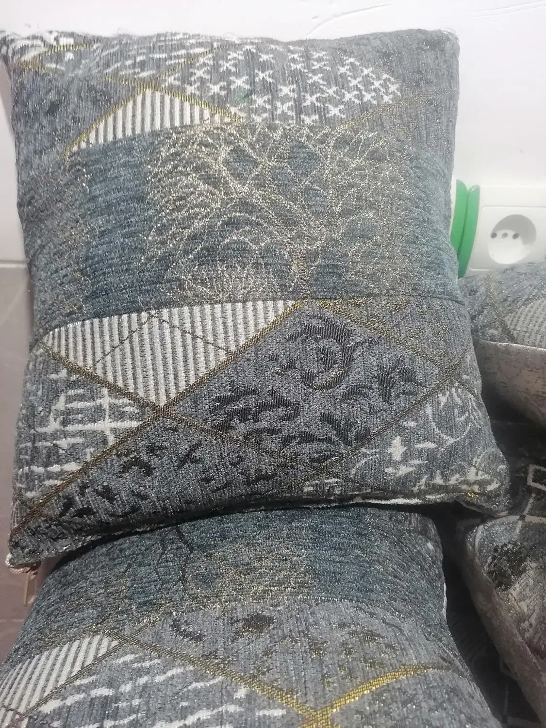 بالشت و کوسن|رختخواب، بالش، پتو|بوشهر, |دیوار