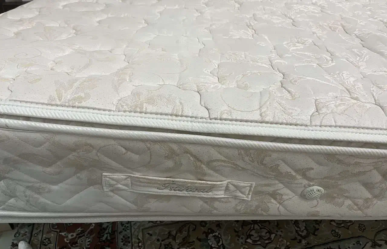 تشک استقبال کاملا سالم و تمیز|تشک تختخواب|بابل, |دیوار