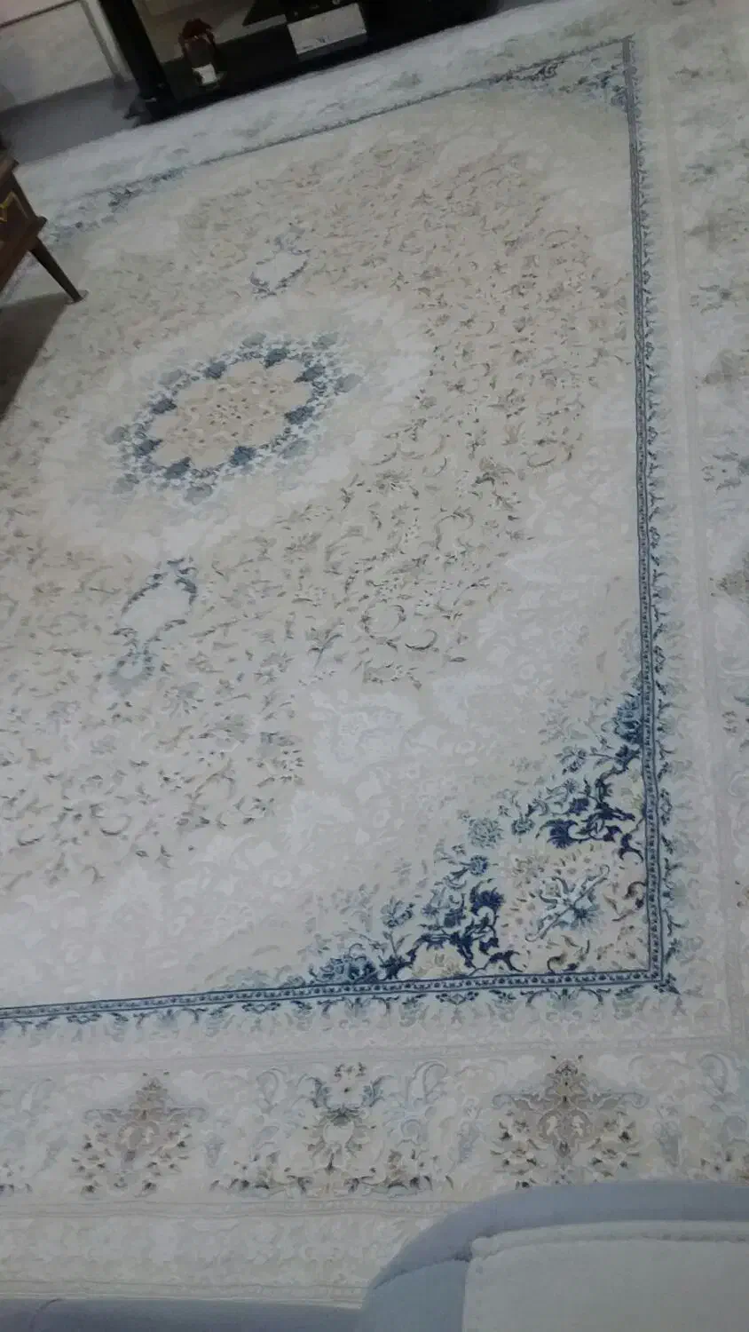 یک فرش نه متری درحدنوشسته شده|فرش|تاکستان, |دیوار