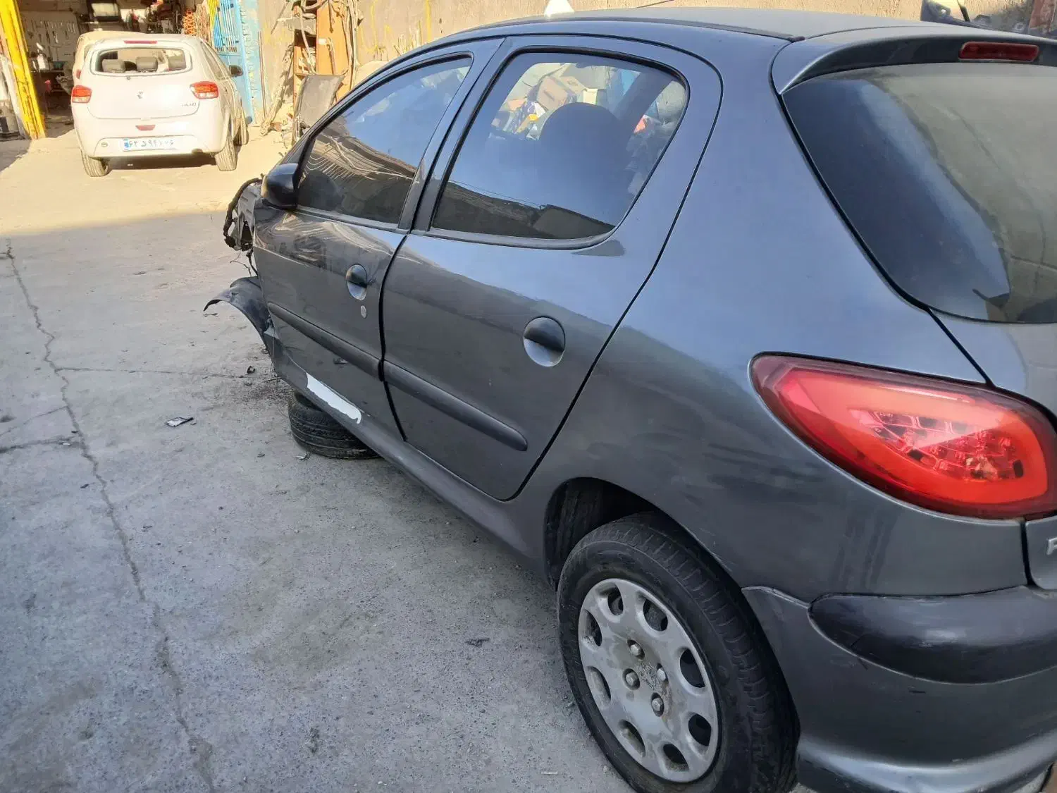 ماشین ۲۰۶ تصادفی|خودرو سواری و وانت|چناران, |دیوار