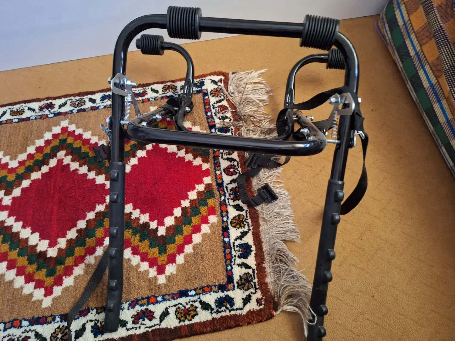 باربند دوچرخه|دوچرخه، اسکیت، اسکوتر|صدرا-فارس, فاز ۱|دیوار