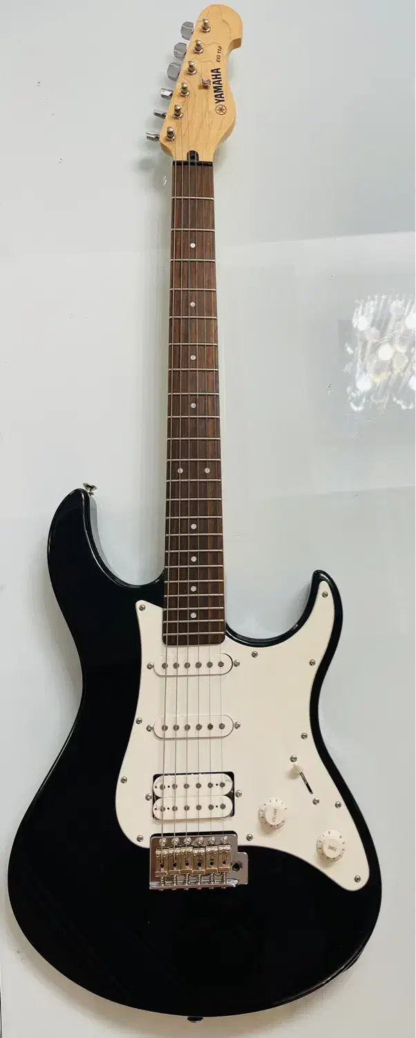 گیتار الکتریک یاماها نو|گیتار، بیس، امپلیفایر|تبریز, |دیوار