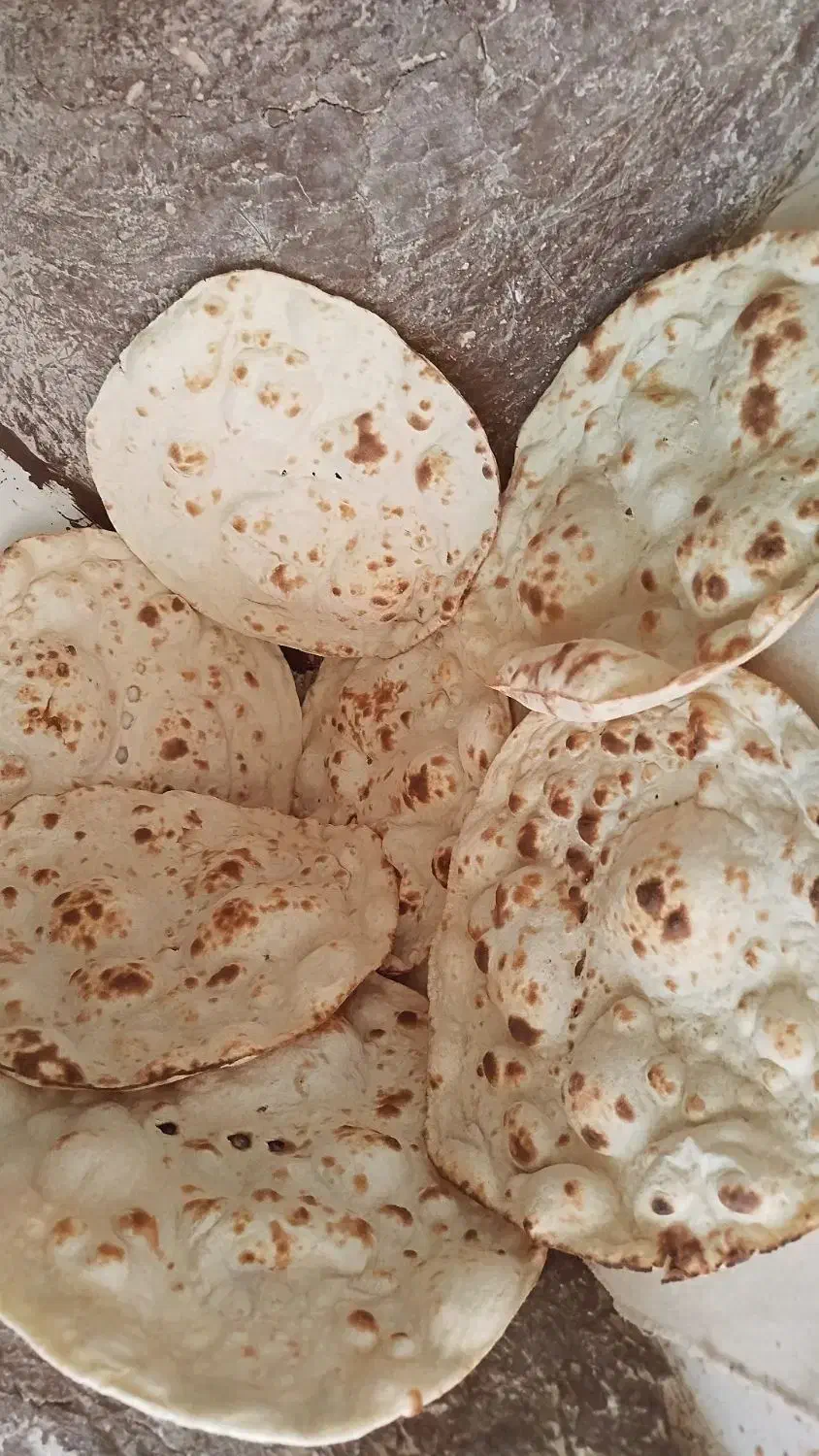 به یک فروشنده و یک نیرو جهت همکاری در نانوایی|استخدام خدمات فروشگاه و رستوران|مسجد سلیمان, |دیوار