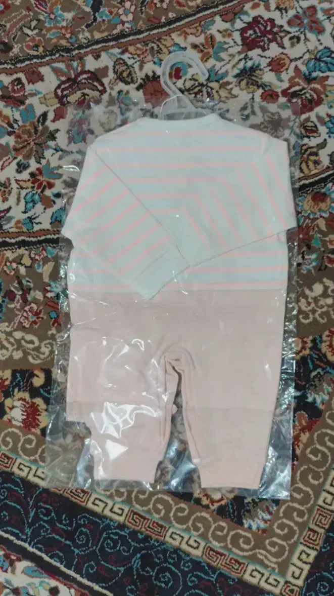 سرهمی نوزادی|کفش و لباس بچه|محمدشهر, همایون ویلا|دیوار