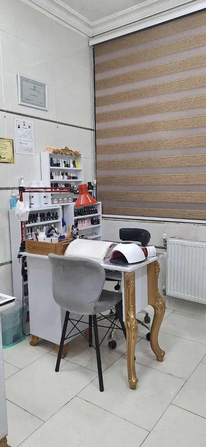 اجاره میز ناخن و تخت|خدمات آرایشگری و زیبایی|صدرا-فارس, فاز ۱|دیوار