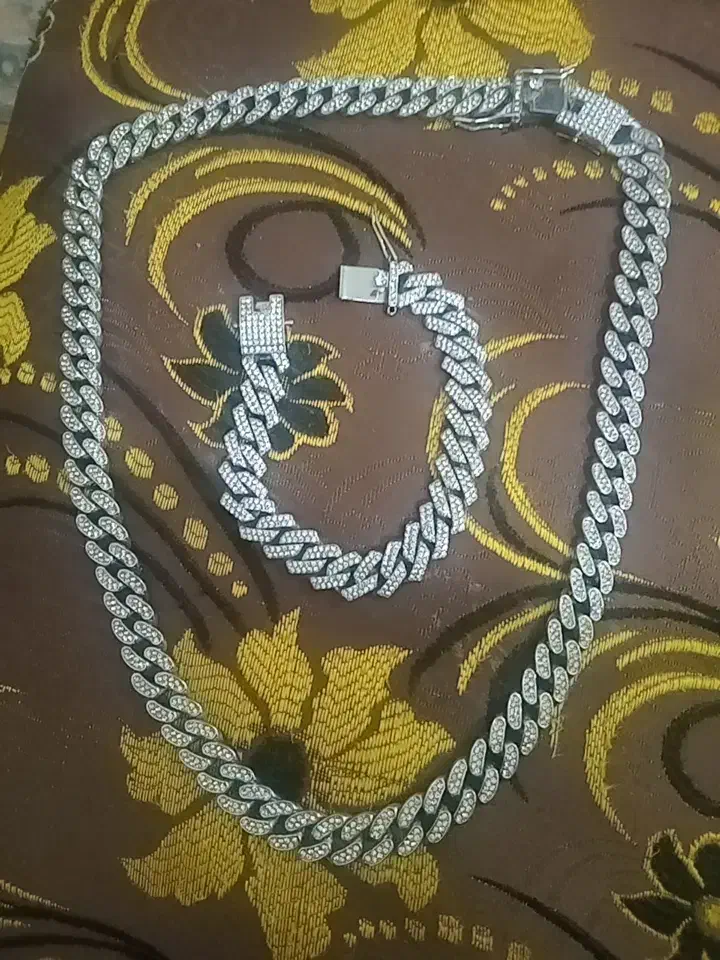 زنجیر ودست بندیم ست ۵۰۰تومان|بدلیجات|بندرعباس, |دیوار