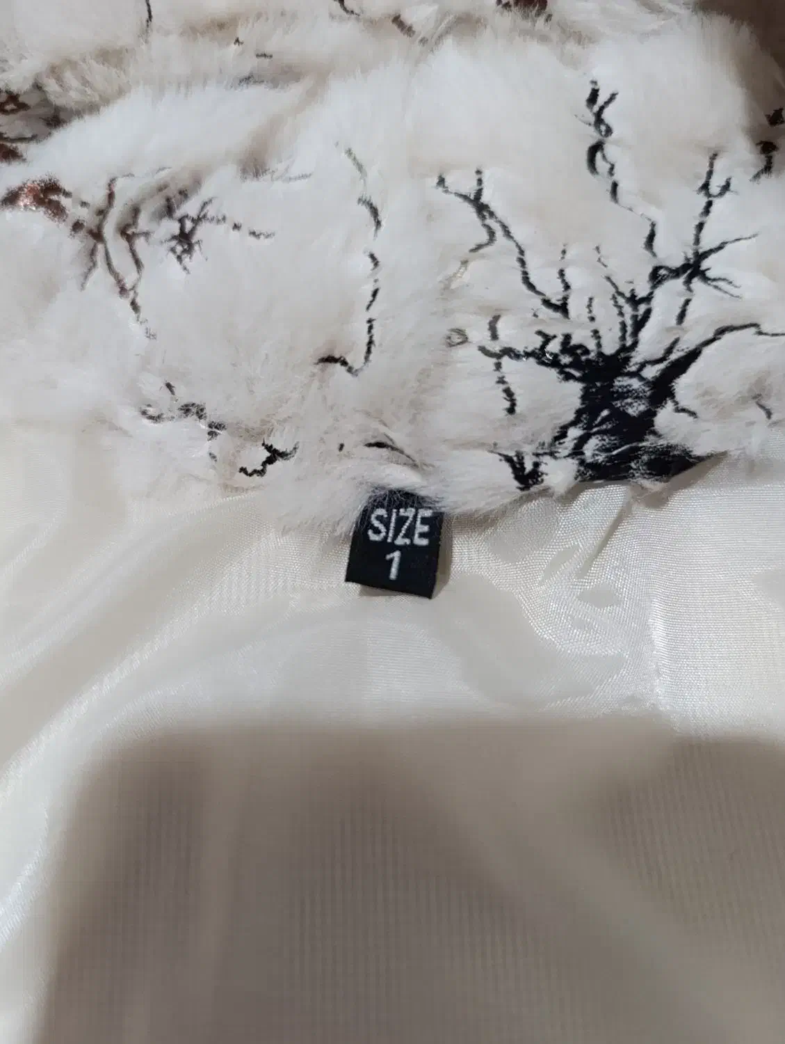 یک عددکت خزدارصفرحتی یکبارهم پوشیدە نشدە|لباس|مهاباد (آذربایجان غربی), |دیوار