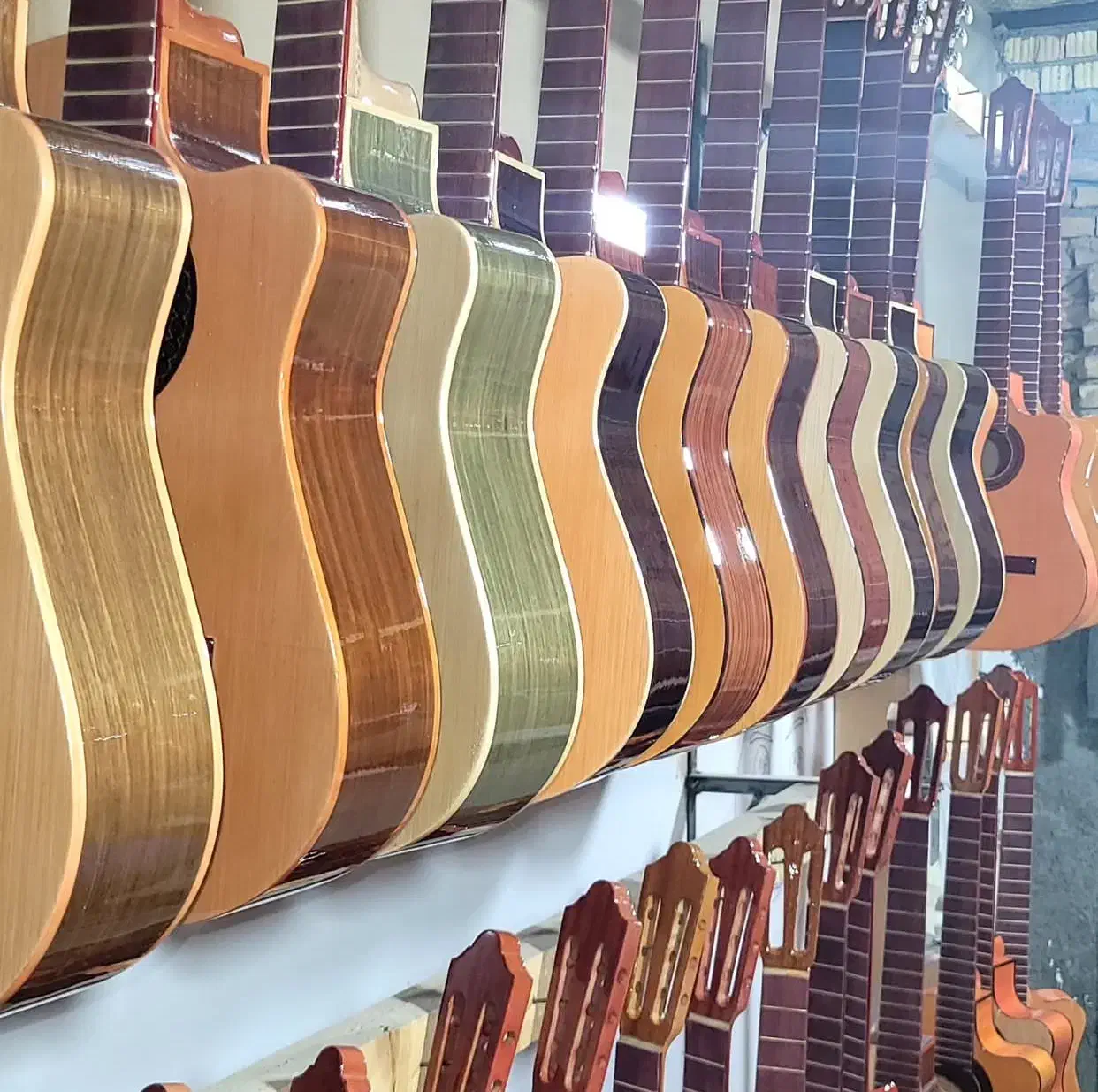 گیتار استاندارد با قیمت پایین|گیتار، بیس، امپلیفایر|تهران, جمال‌زاده|دیوار