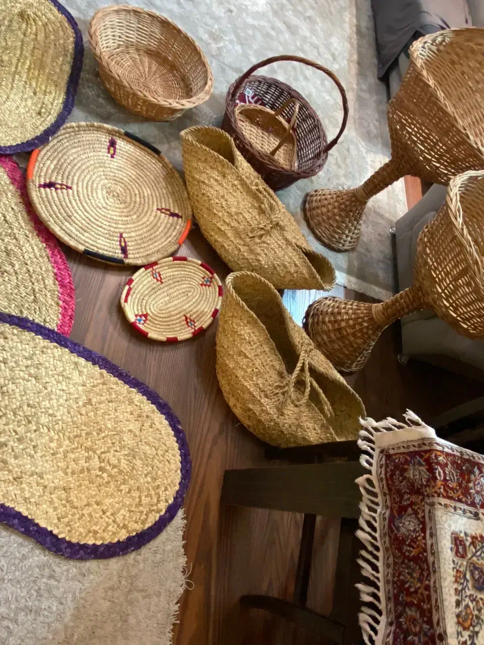 تعدادی سبدهای حصیری صنایع دستی|صنایع دستی و سایر لوازم تزئینی|شیراز, عفیف‌آباد|دیوار