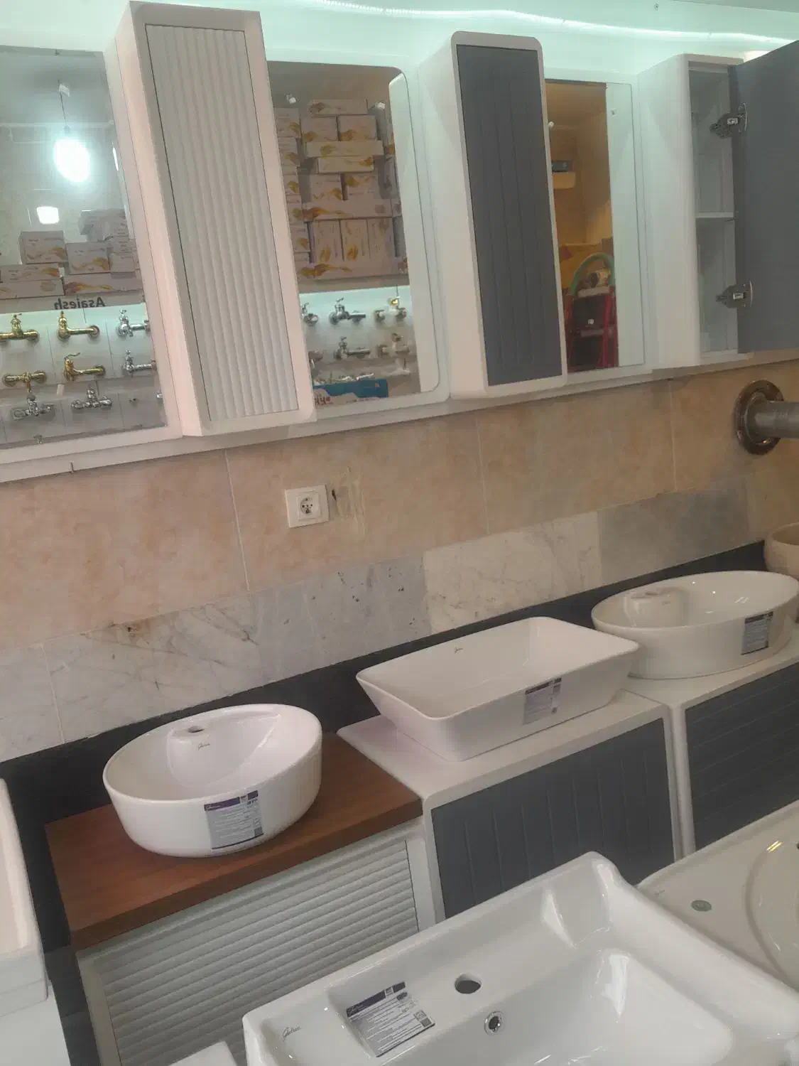 روشویی کابین دار|لوازم سرویس بهداشتی|باسمنج, |دیوار