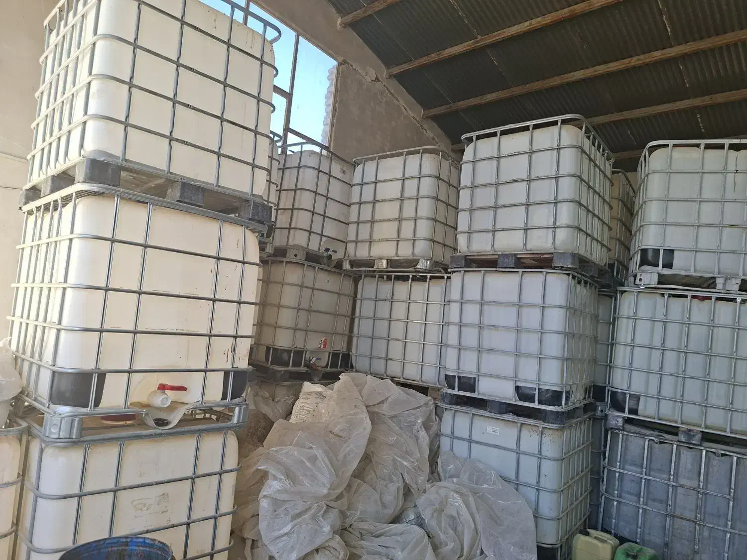 فروش تعداد بالا مخزن ibc. المانی لیتری  ۱۰۰۰ لیتری|مصالح و تجهیزات ساختمان|نجف‌آباد, شهرک صنعتی نجف آباد|دیوار